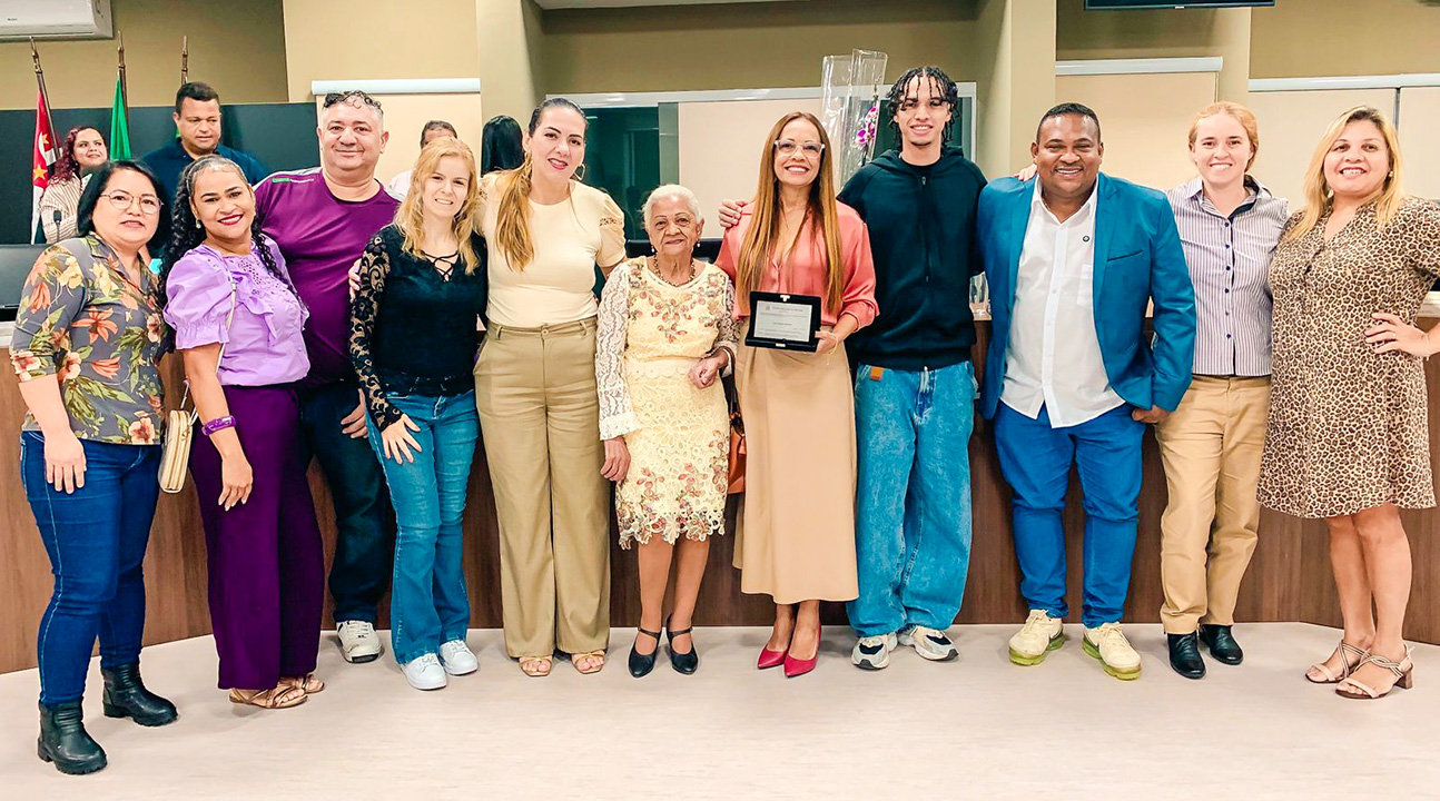 Parabéns, Ana Cristina Gavinho – Orgulho da Educação recebe homenagem por sua contribuição ao serviço público
